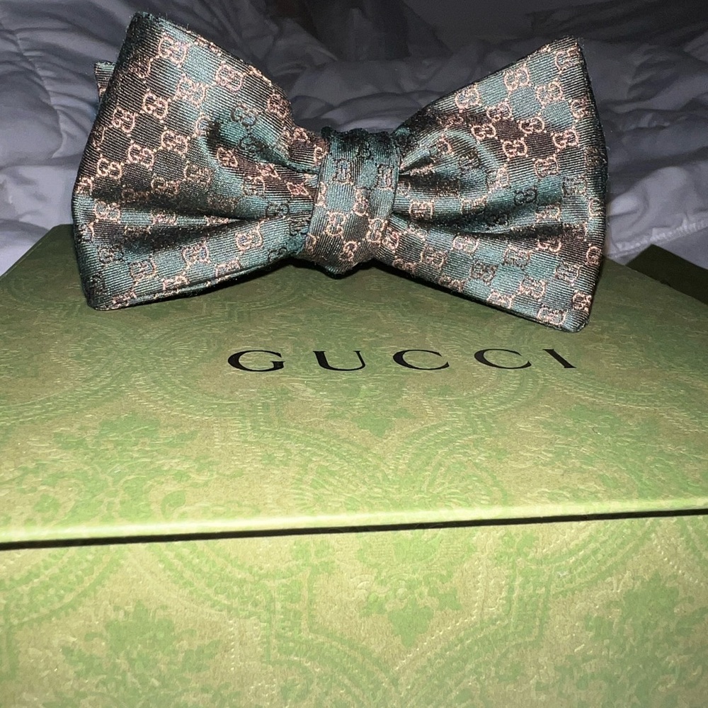 Gucci bow tie